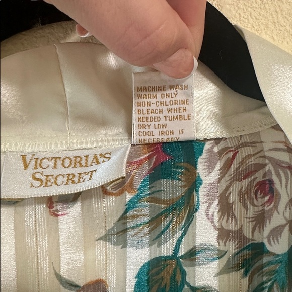 Victoria's Secret Ivory Floral Blouse - Picture 3 of 5
